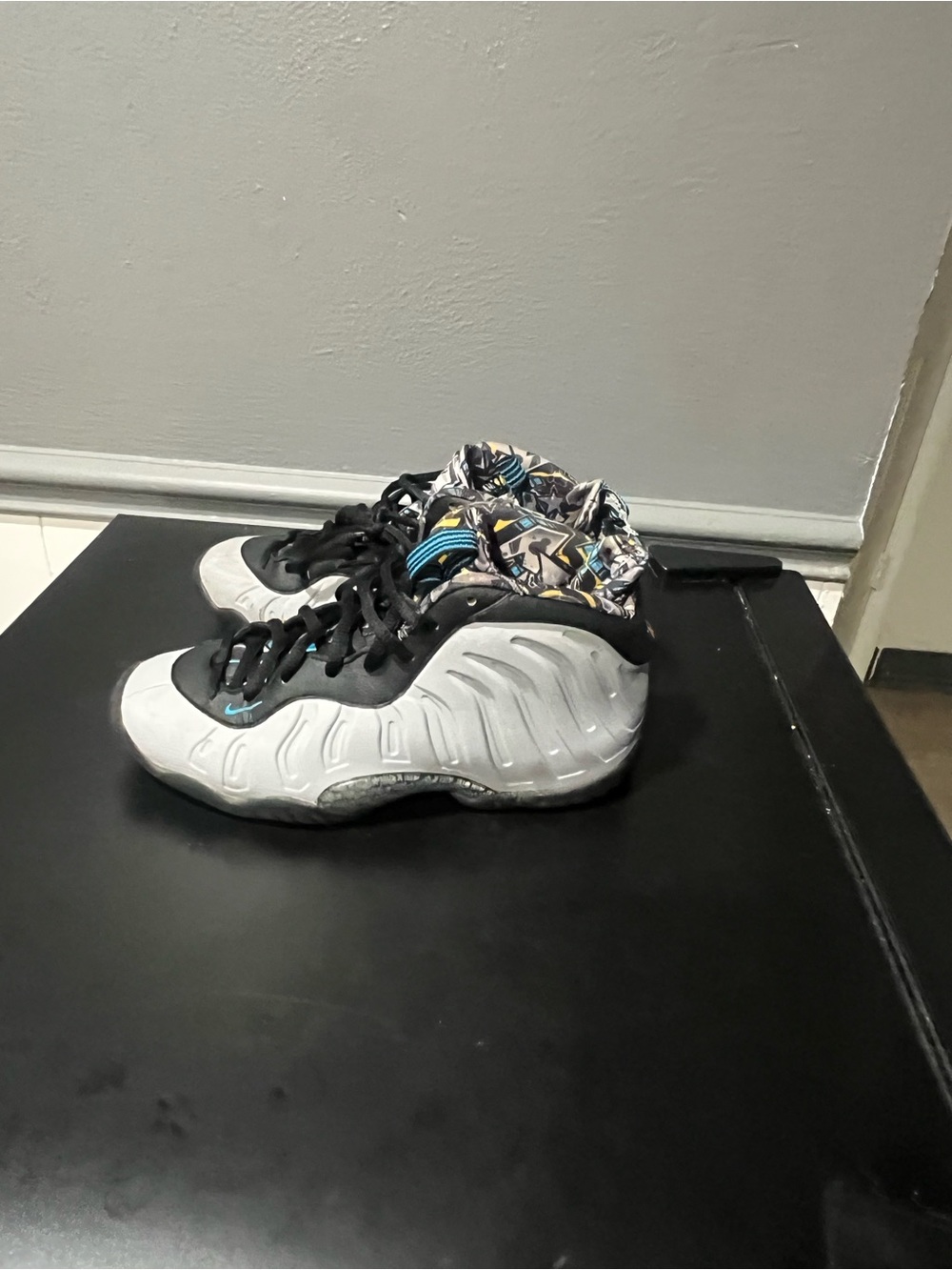Nike Kids Silver and Black Sneakers with Multicolor Patterned Collar